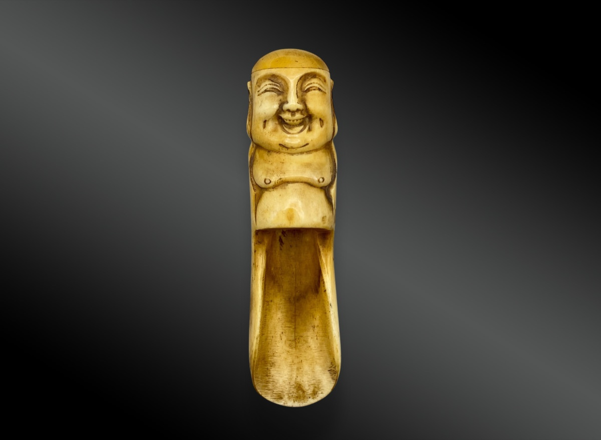 CUILLÈRE À THÉ AU BUSTE DE BOUDDHA Chine fin XIXème siècle