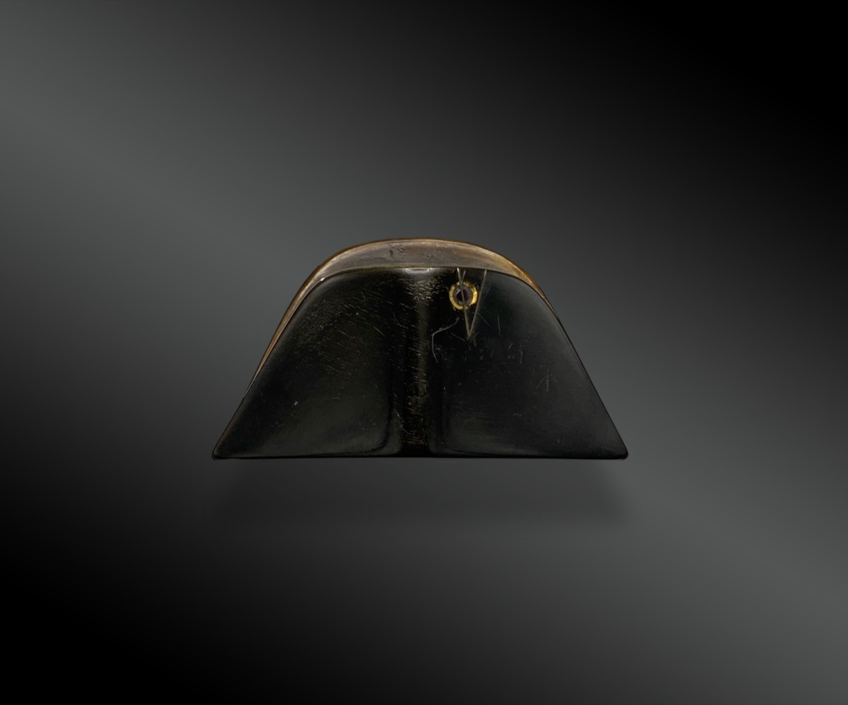 Horn Snuffbox In The Shape Of Napoleon I's Hat And Engraved With The Emperor On Horseback.