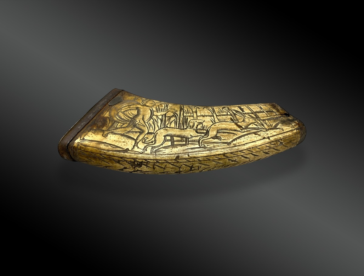 CORPS DE POIRE À POUDRE GRAVÉ XVIIème SIÈCLE-photo-3