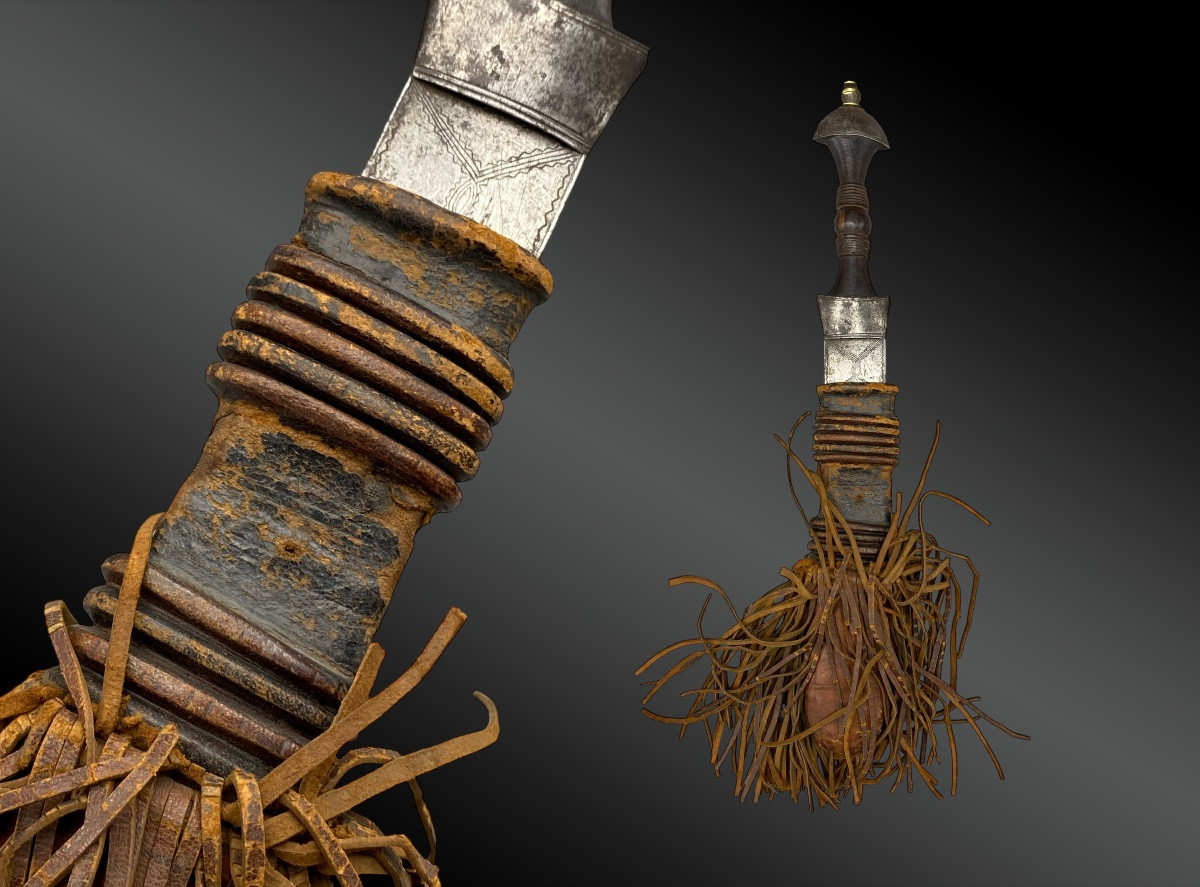 Subsaharan African Dagger With Fringed Sheath, Africa, 20th Century-photo-2