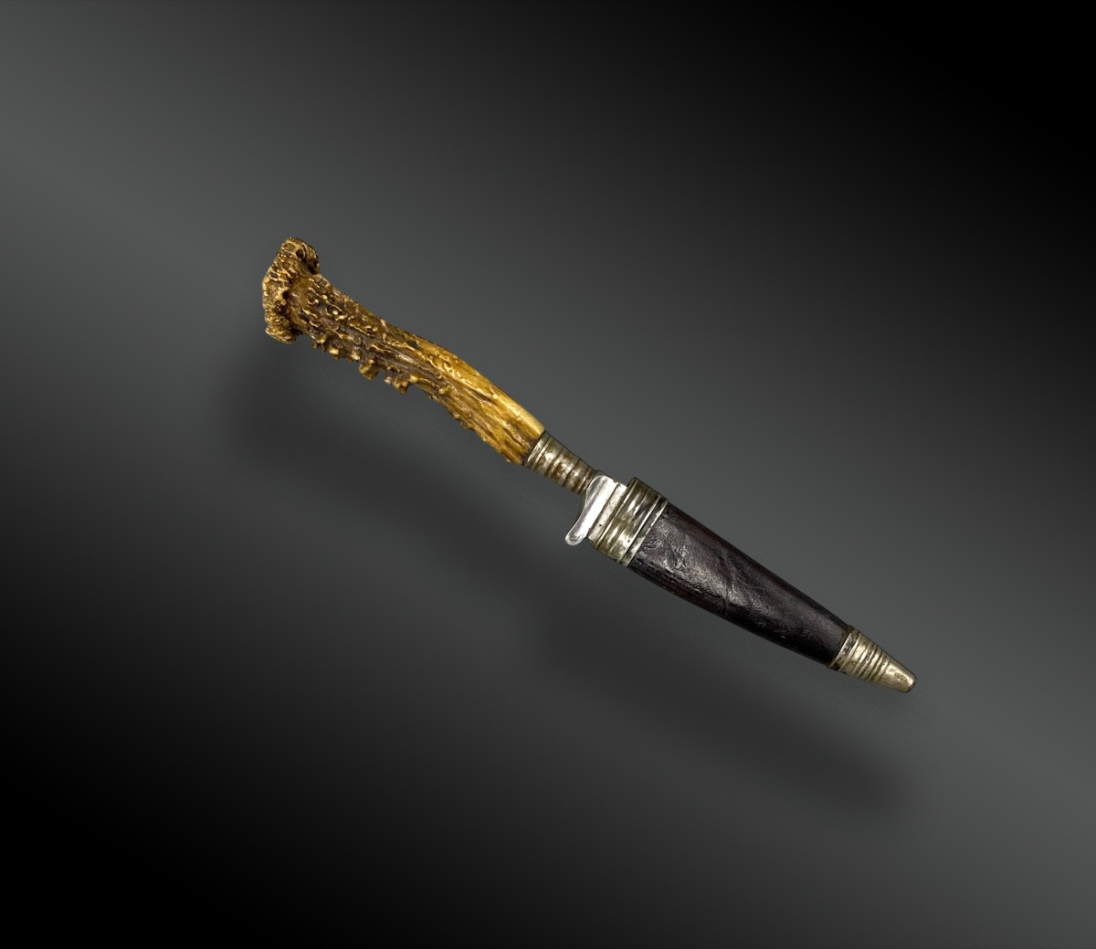 COUTEAU DE CHASSE ROSTFREI SOLINGEN, AVEC FOURREAU Allemagne, XXème siècle