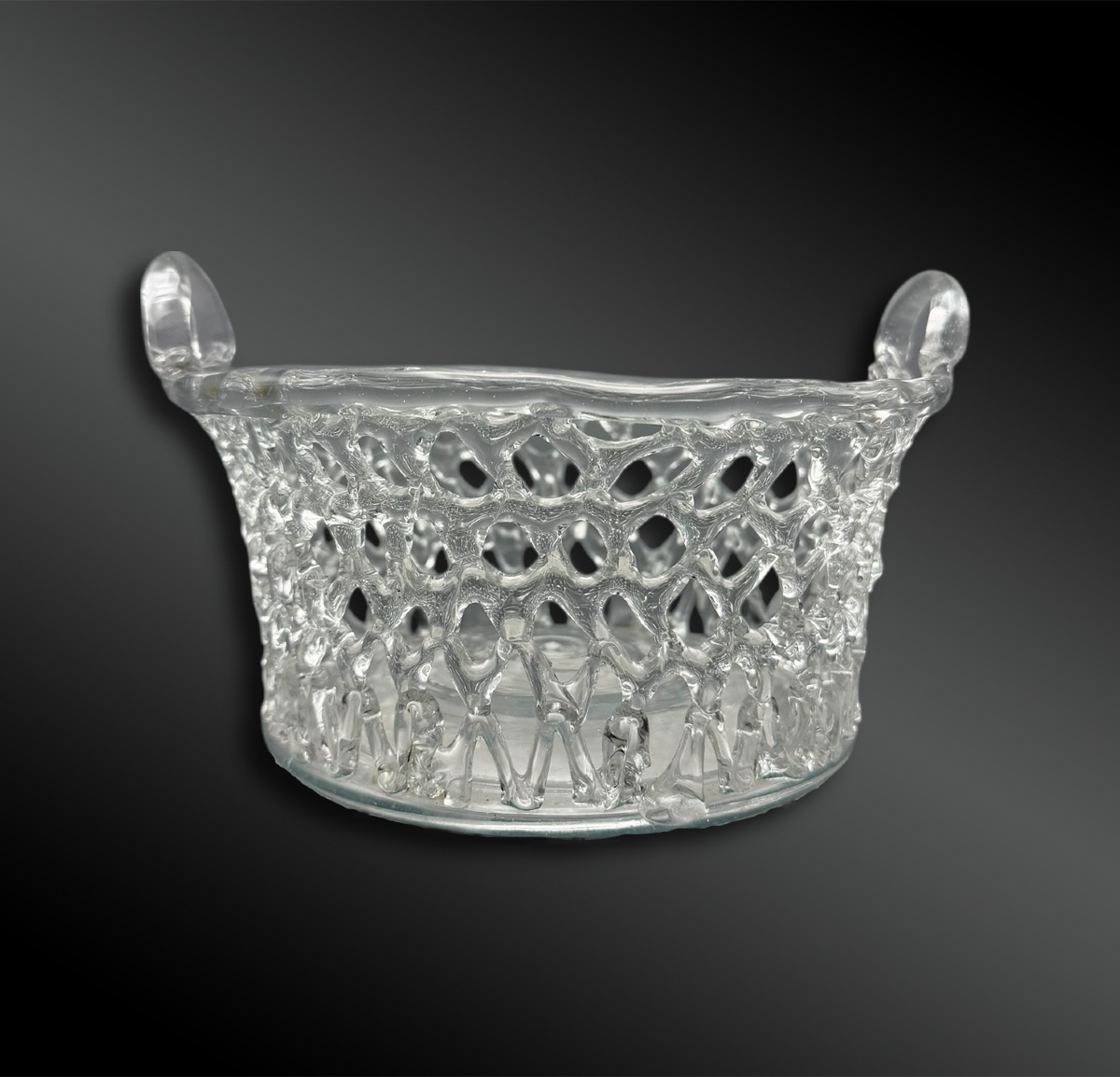 CORBEILLE appelée « A Traforato » - Flandre / Pays-Bas - Première moitié du XVIIIème siècle