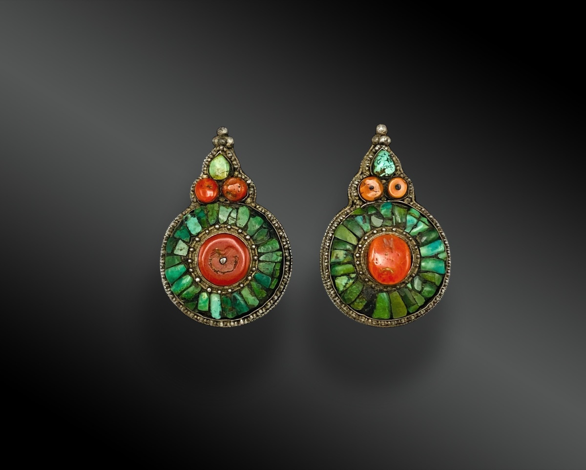 Pair Of Himalayan Ornaments Mounted As Earrings, Tibet Or Nepal, 19th Century 