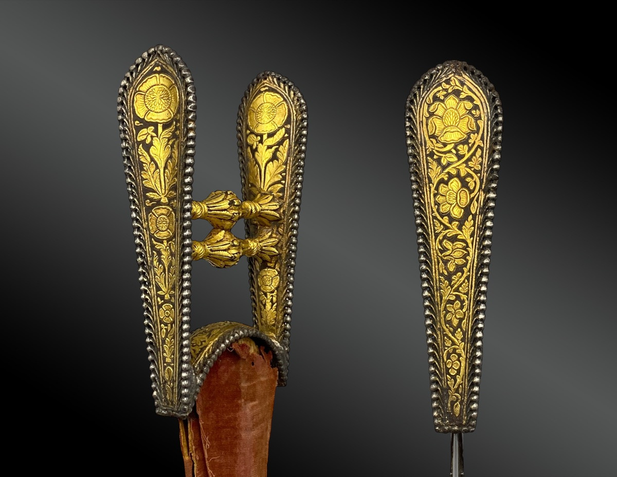 POIGNARD appelé Katar Djamadhar, avec son fourreau. Empire moghol, Inde, fin XVIIIème siècle-photo-3