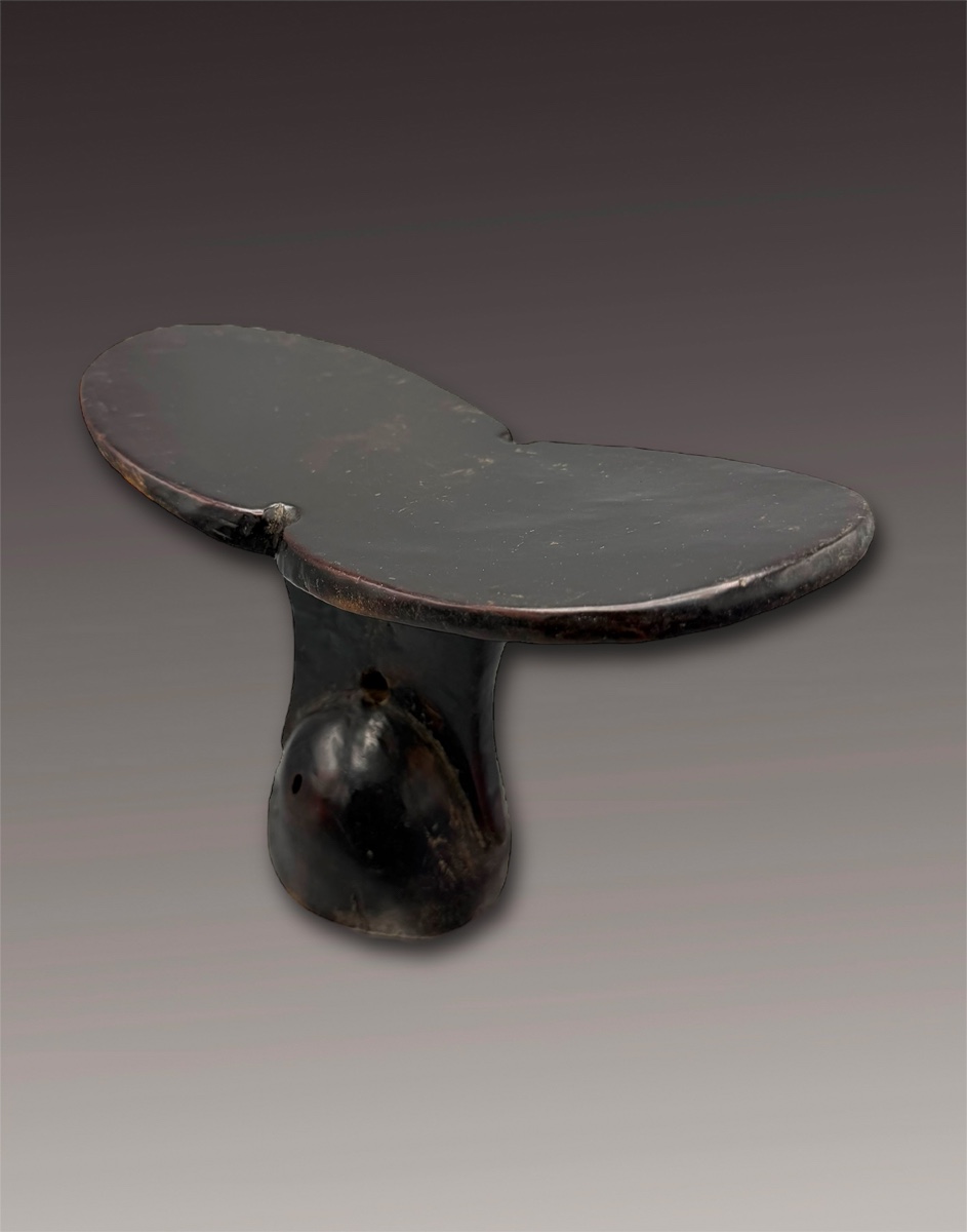 Neck Support - Banio (me'en) Tishana, Ethiopia - Late 19th – Early 20th Century