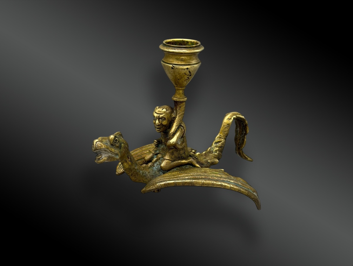 BOUGEOIR AU DIABLE SUR DRAGON VOLANT Europe, début XXème siècle