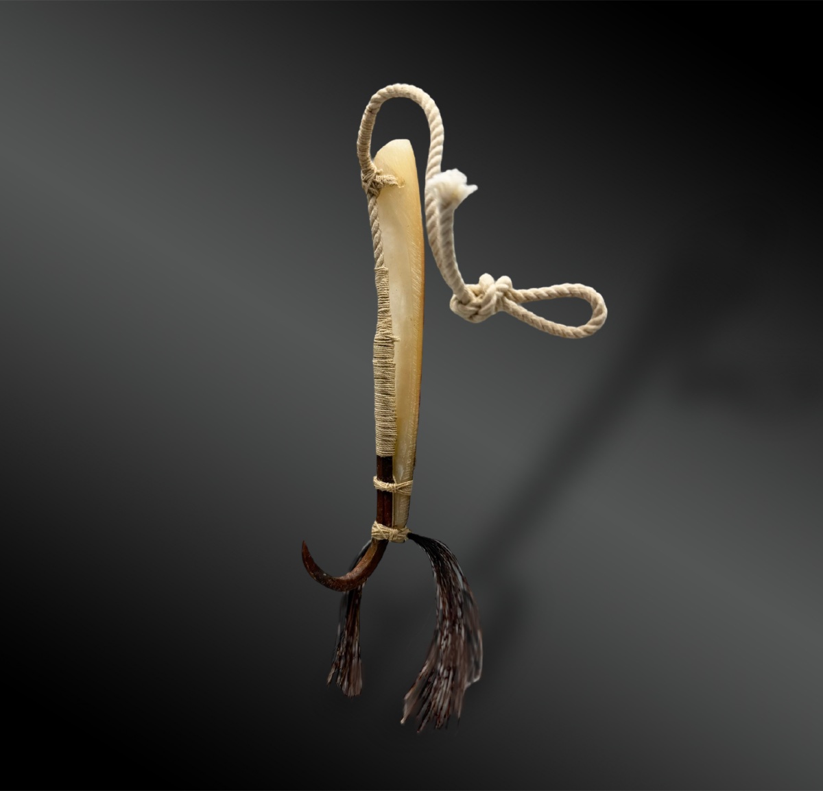 HAMEÇON pour LEURRE de TRÂINE appelé Ipa ou Aipa - Polynésie française - XIXème siècle-photo-2