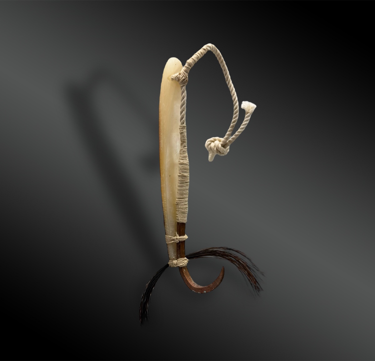 HAMEÇON pour LEURRE de TRÂINE appelé Ipa ou Aipa - Polynésie française - XIXème siècle