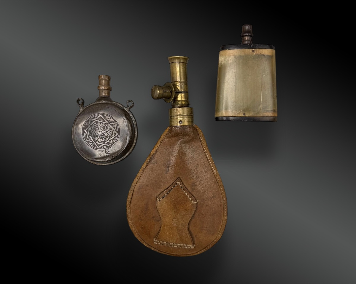 ENSEMBLE DE 9 POIRES À POUDRE Europe et États-Unis, XVIII et XIXème siècle-photo-4