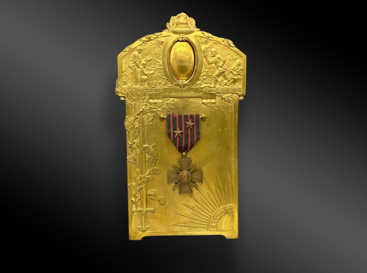 Medal Holder, With 14/18 War Cross Medal