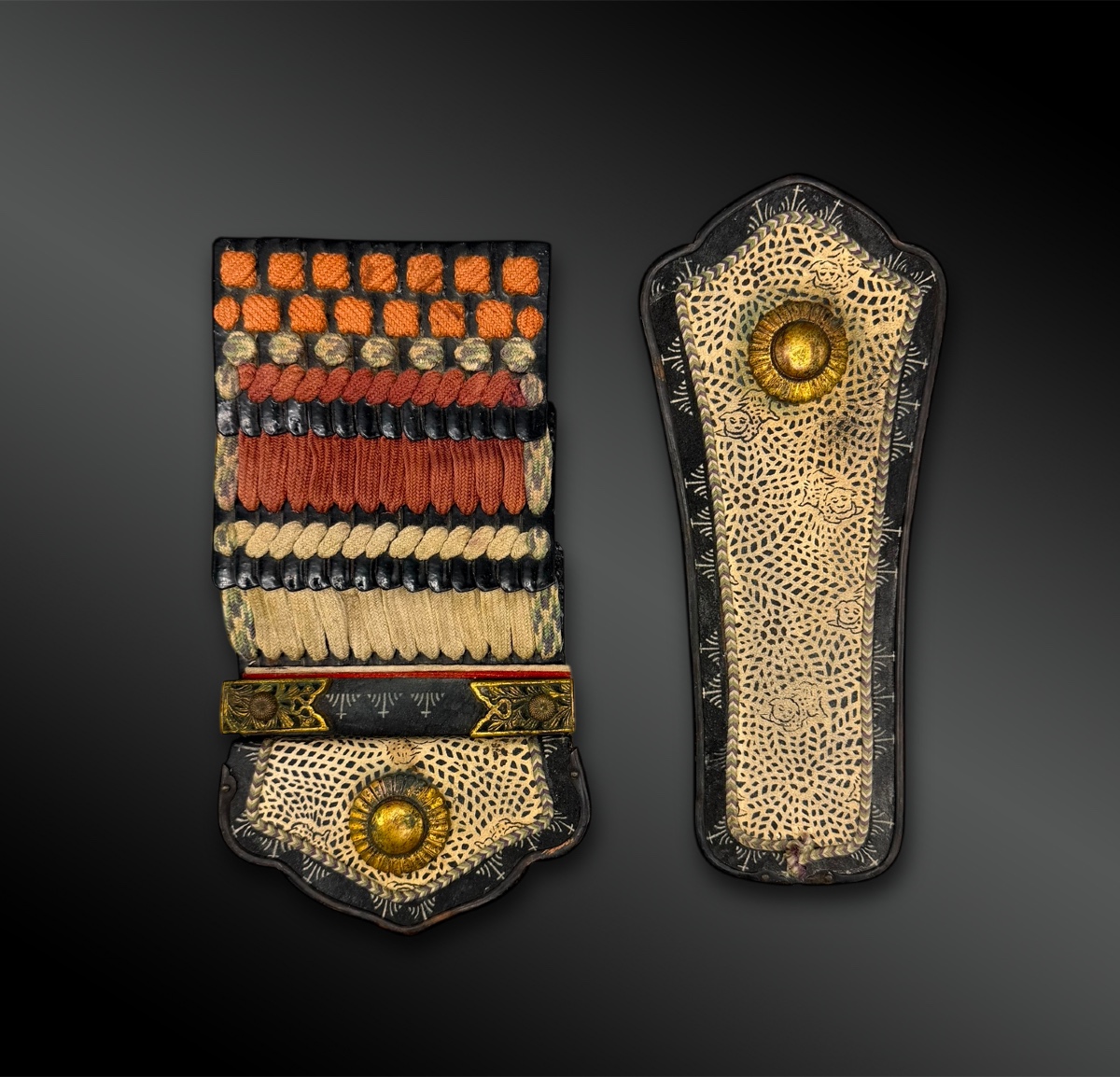 ENSEMBLE de deux pièces d’armure Yoroi - Japon - Période Edo (1603-1868)