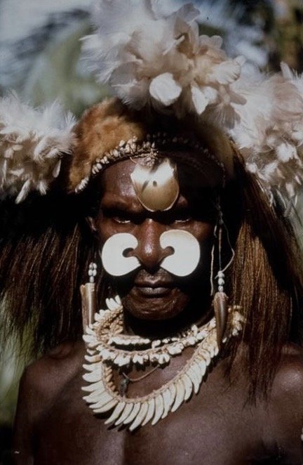 Jean-pierre Dutilleux (b. 1949) Asmat Warrior Colour Photograph 19.5 X 24.5 Cm (on View)