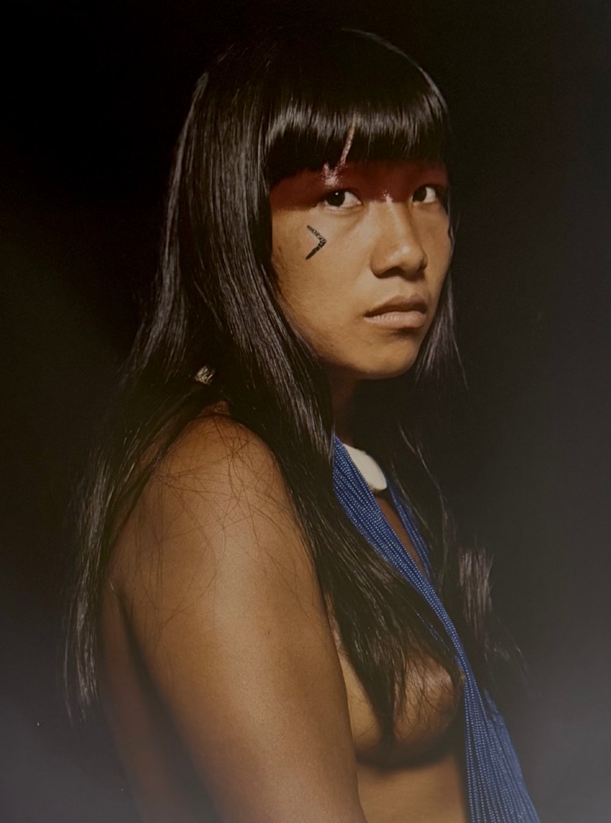 Jean-pierre Dutilleux (b. 1949) Portrait Of A Yawalapiti Woman Colour Photograph 35 X 27