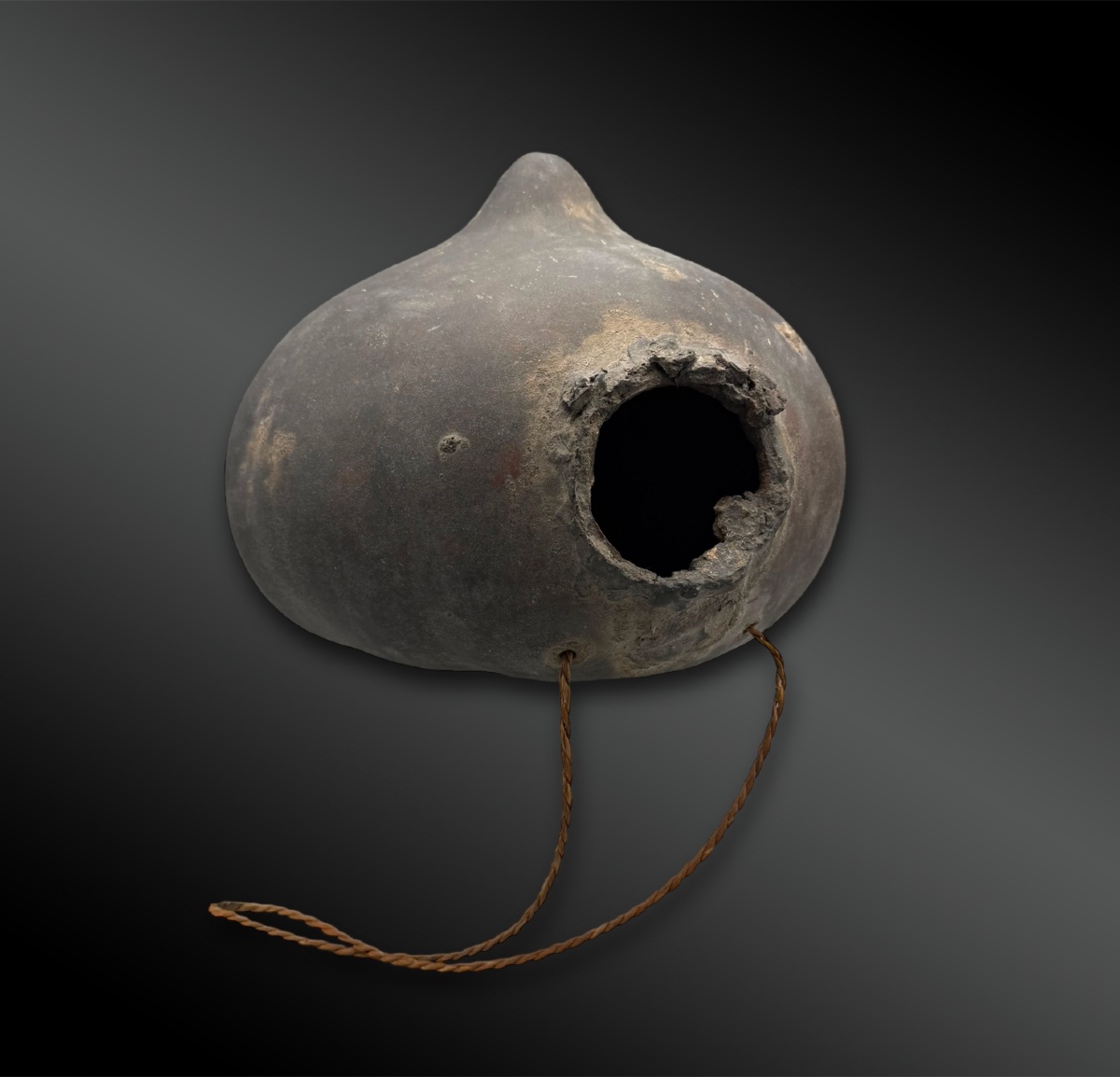 Large Water Bottle - Enawenê-nawê Indians, Mato Grosso State, Central-western Brazil-photo-4