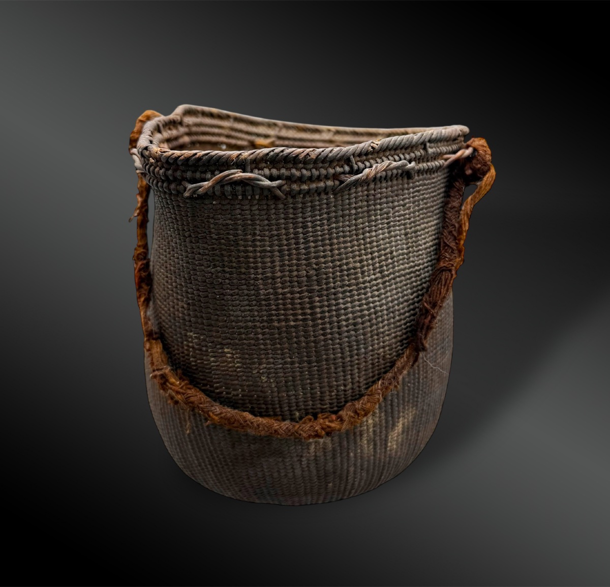 PANIER de CHAMAN - Indiens Urubus-Kaapor, États du Roraima et d’Amazonas, Nord-Est du Brésil-photo-2