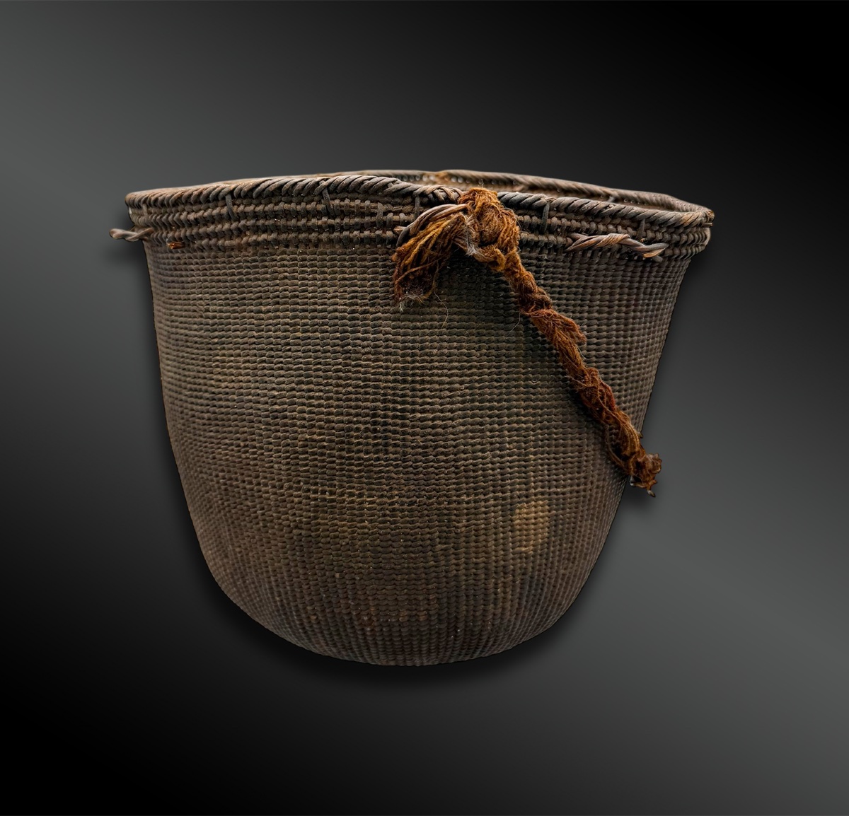 PANIER de CHAMAN - Indiens Urubus-Kaapor, États du Roraima et d’Amazonas, Nord-Est du Brésil