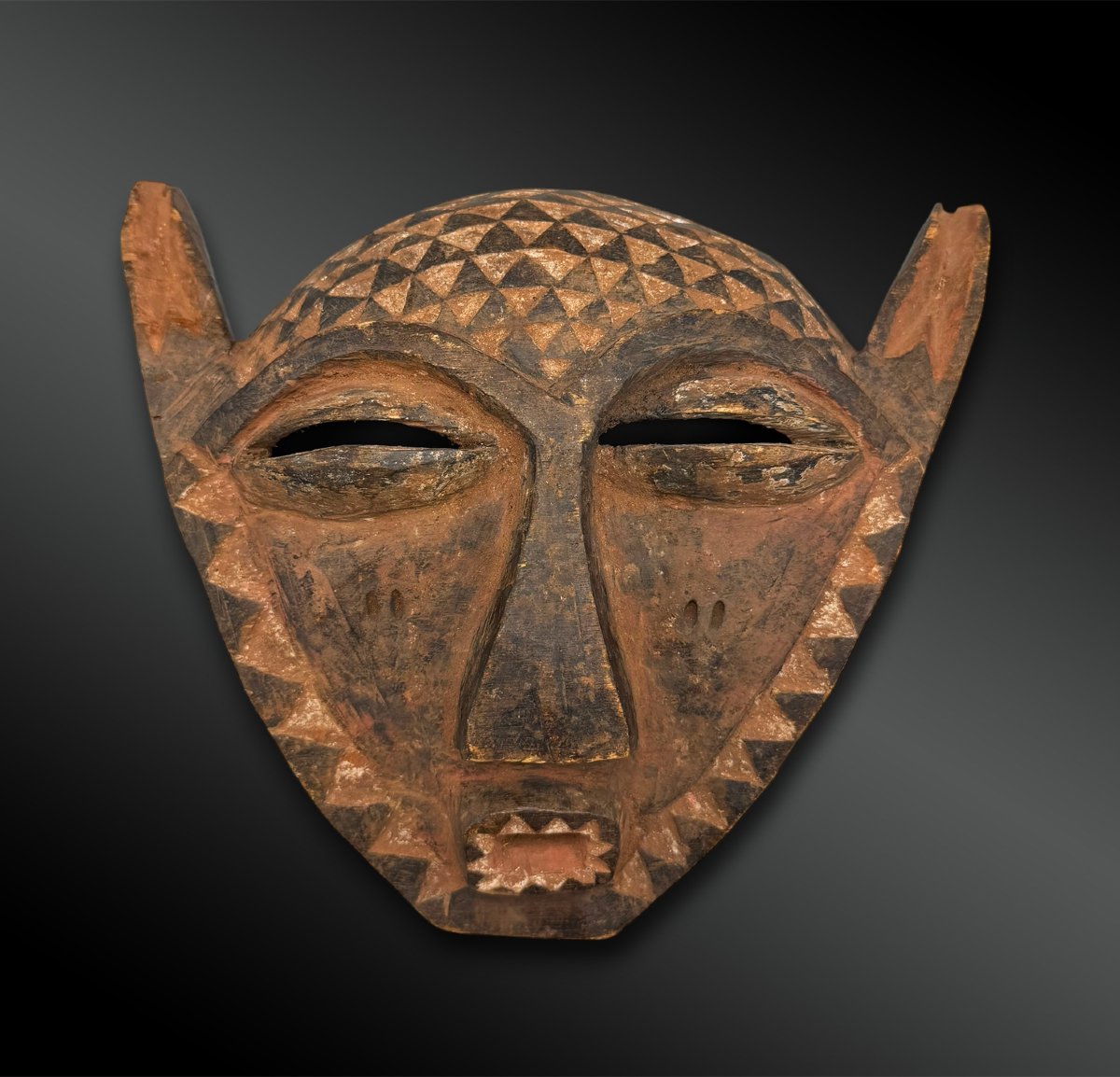 MASQUE ZOOMORPHE appelé Panya Ngombe - Culture Pende, République démocratique du Congo 
