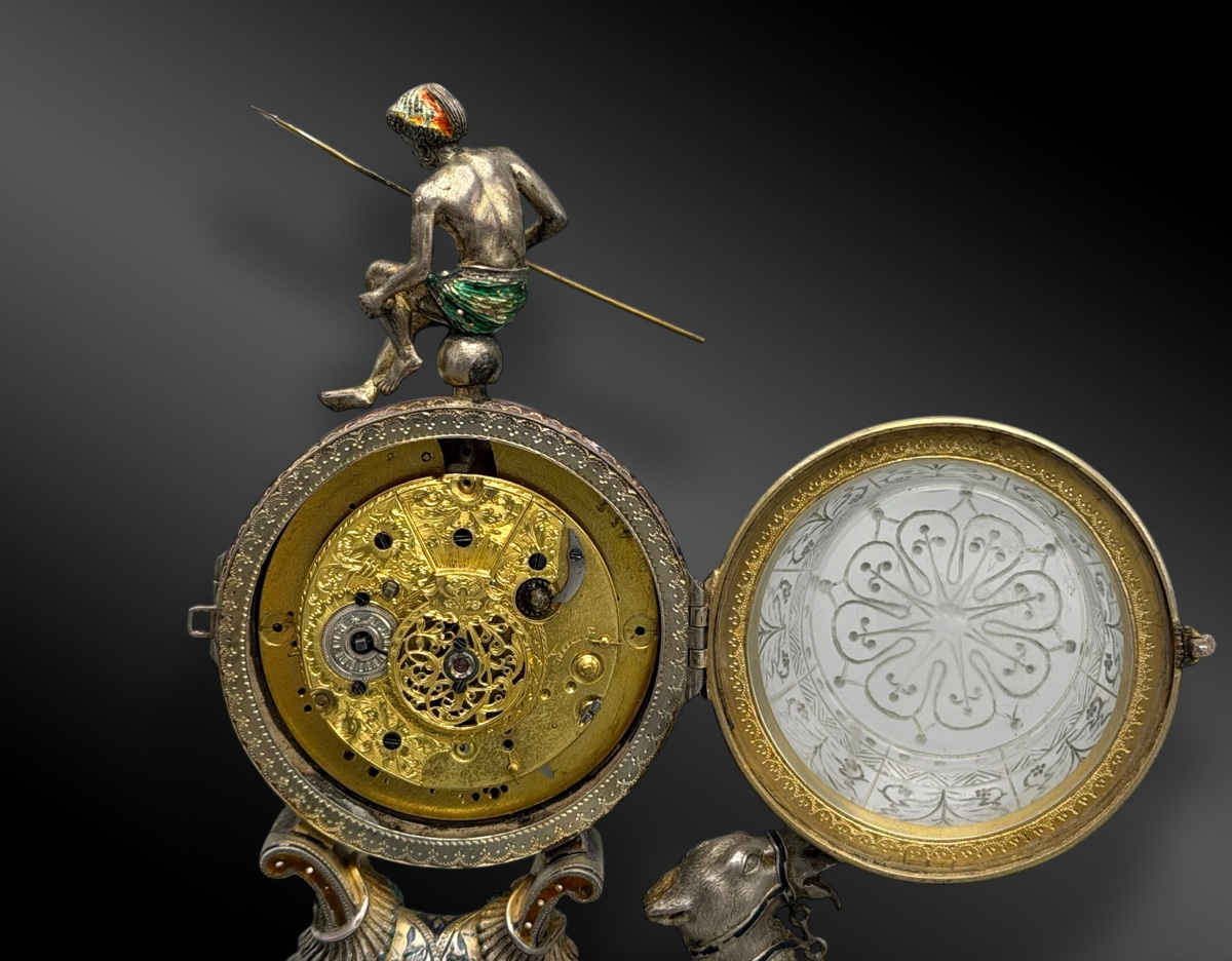 Camel-shaped Table Clock With Enameled Dial And Semi-precious Stones-photo-4