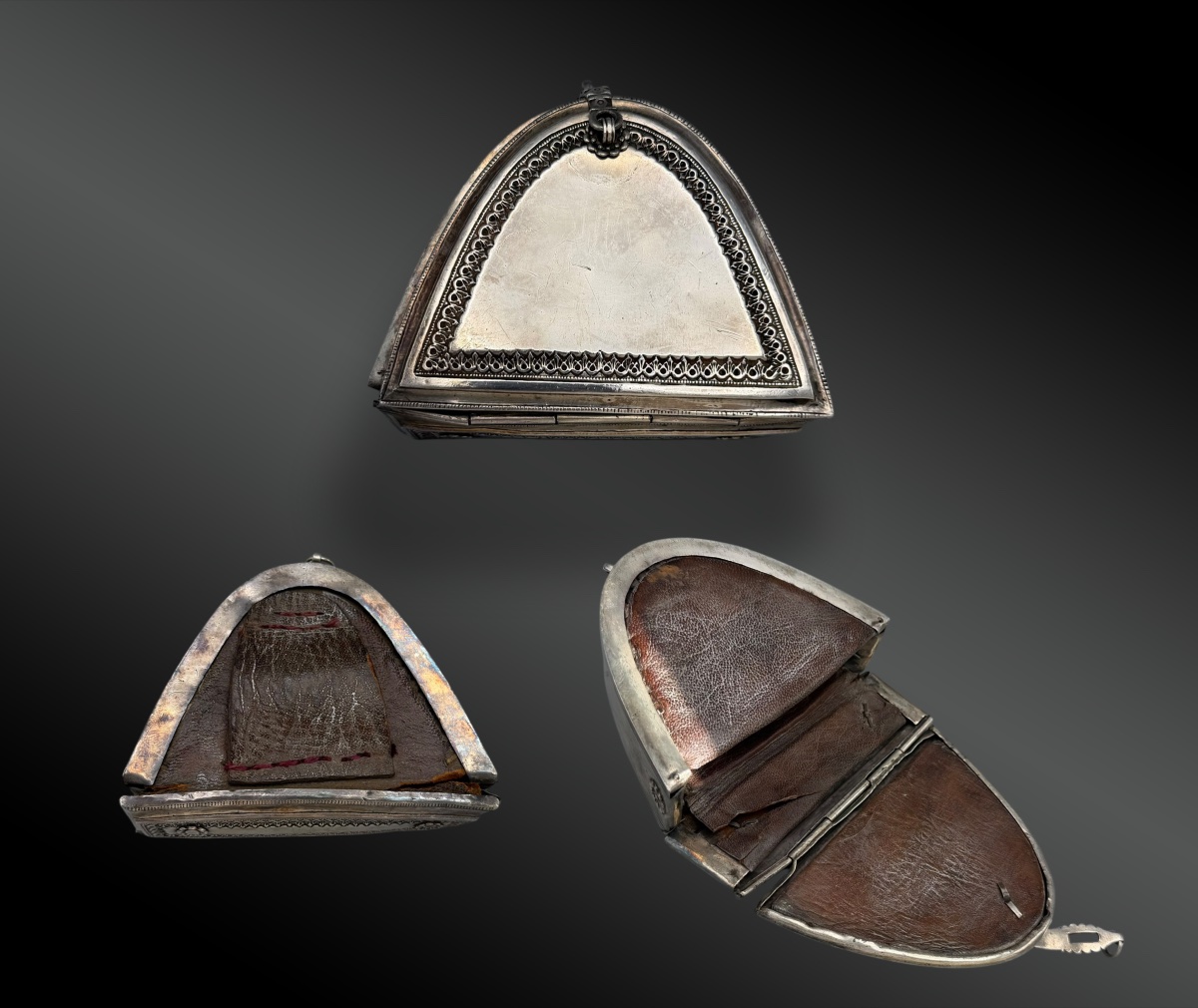 Large Powder Chest Known As The "ram's Horn," With Its Boxes And Fasteners-photo-2
