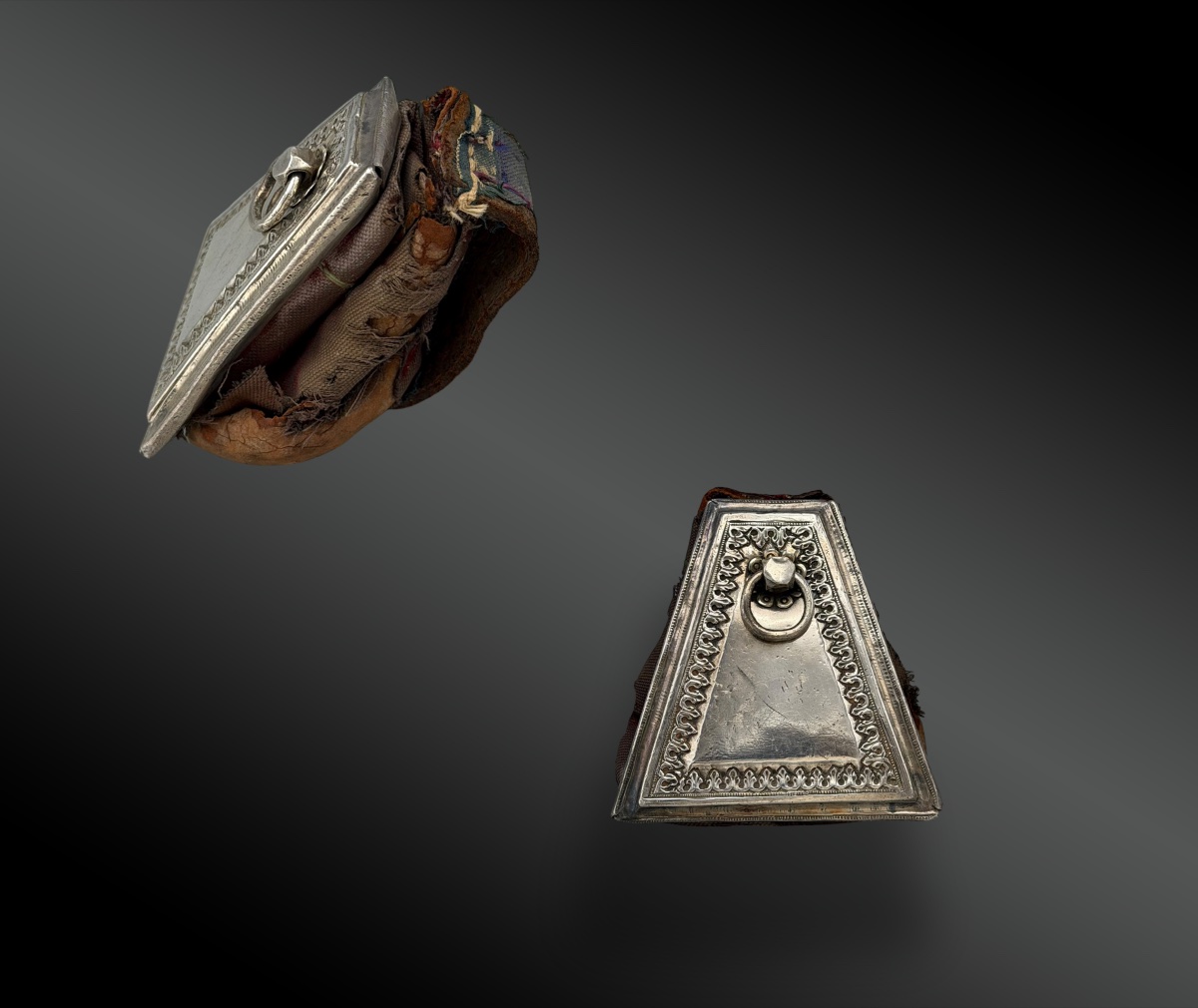 Large Powder Chest Known As The "ram's Horn," With Its Boxes And Fasteners-photo-3