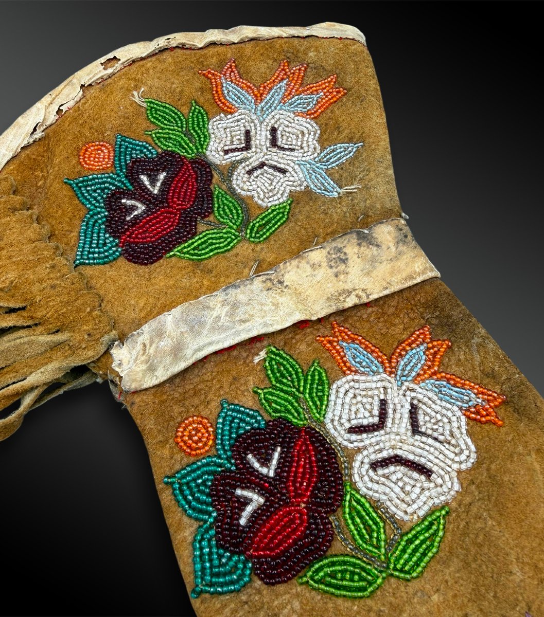 Paire de GANTS - Indiens Athabaskan, Nord-Ouest de l'Amérique du Nord-photo-2