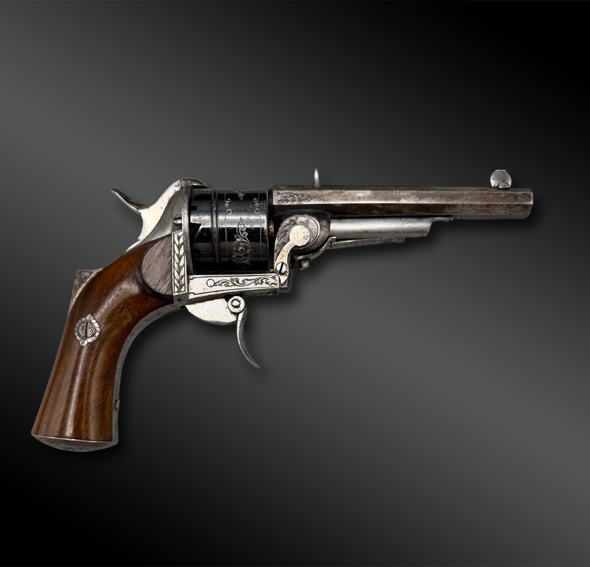 Box Containing A Loron Revolver - Cheratte, Belgium - 19th Century-photo-2