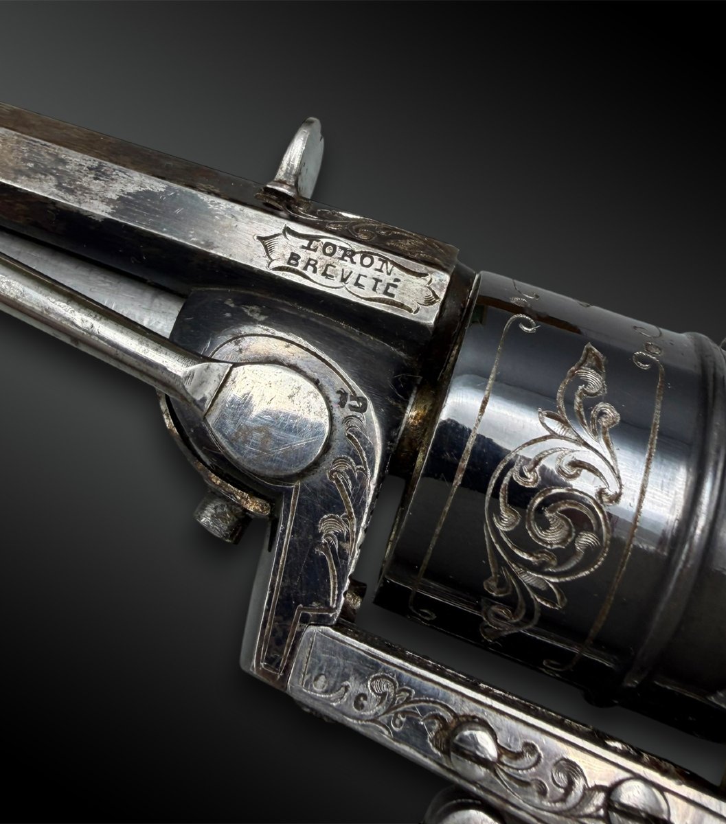 Box Containing A Loron Revolver - Cheratte, Belgium - 19th Century-photo-4