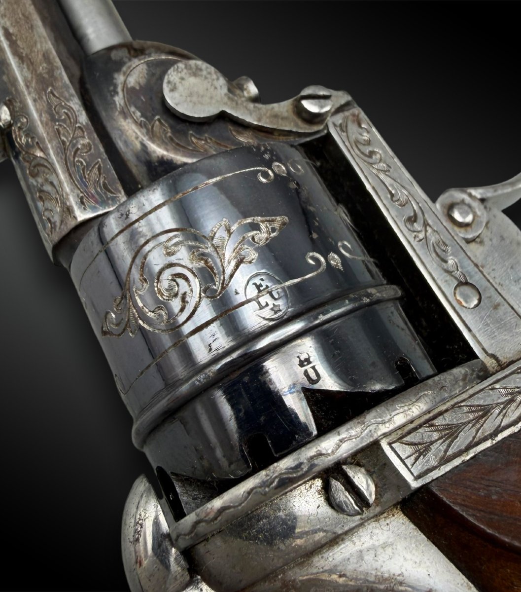 Box Containing A Loron Revolver - Cheratte, Belgium - 19th Century-photo-2