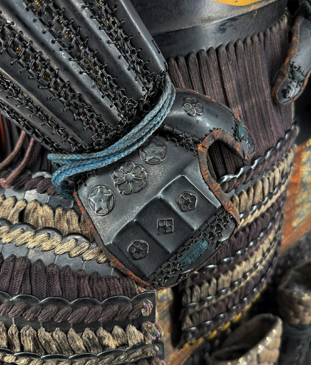 Complete Samurai Armor - Japan - Edo Period (1603–1868)-photo-1
