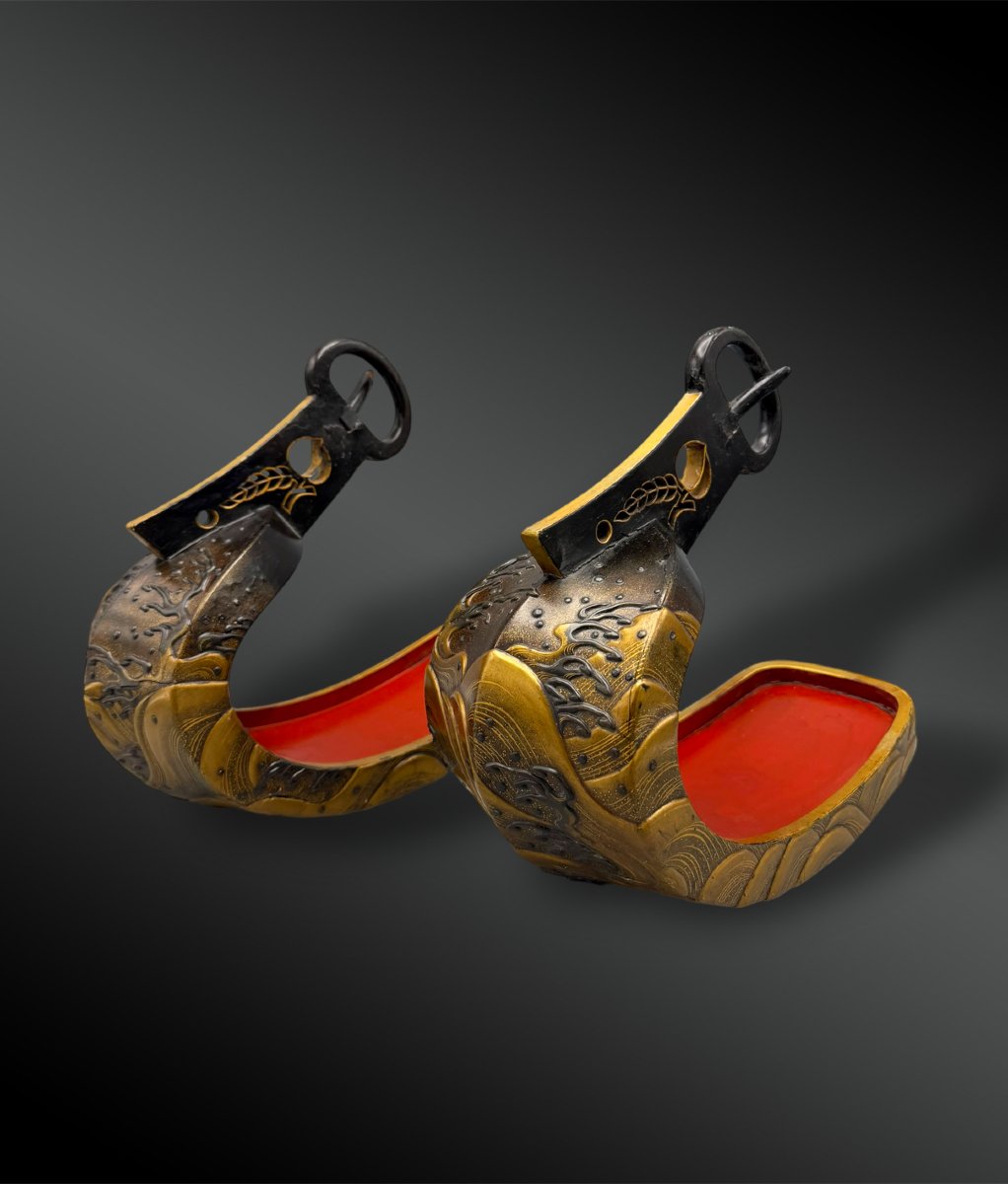 PAIRE d’ÉTRIERS appelée Abumi - Japon - Période Edo (1603-1868)