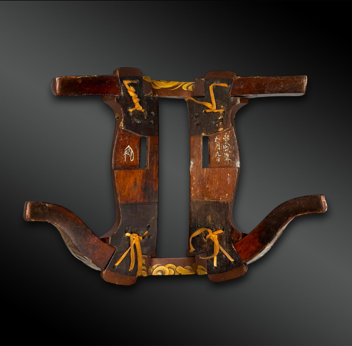 Saddle Known As Kura  - Japan - Edo Period (1603–1868) -photo-1