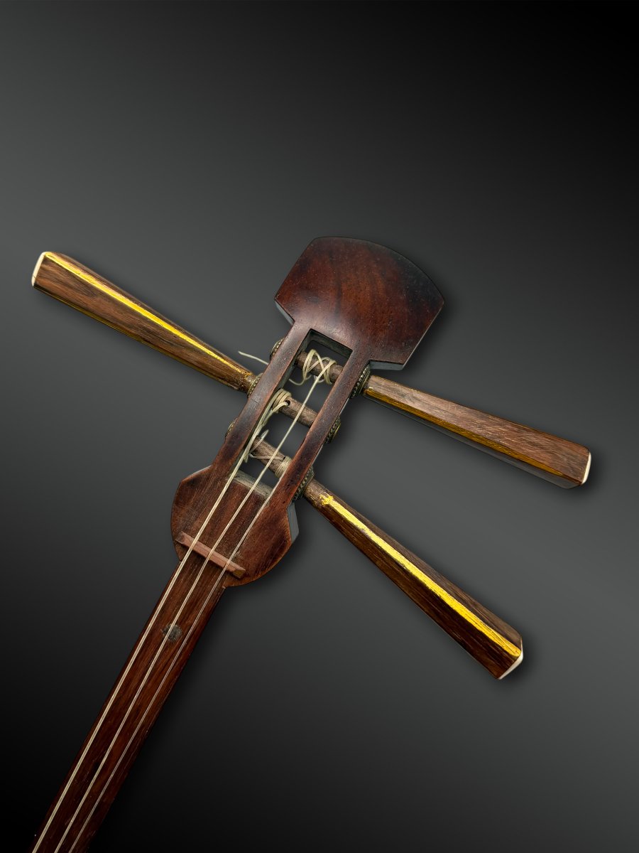 Musical Instrument Called The Shamisen - Japan - Edo Period (1603–1868)-photo-2