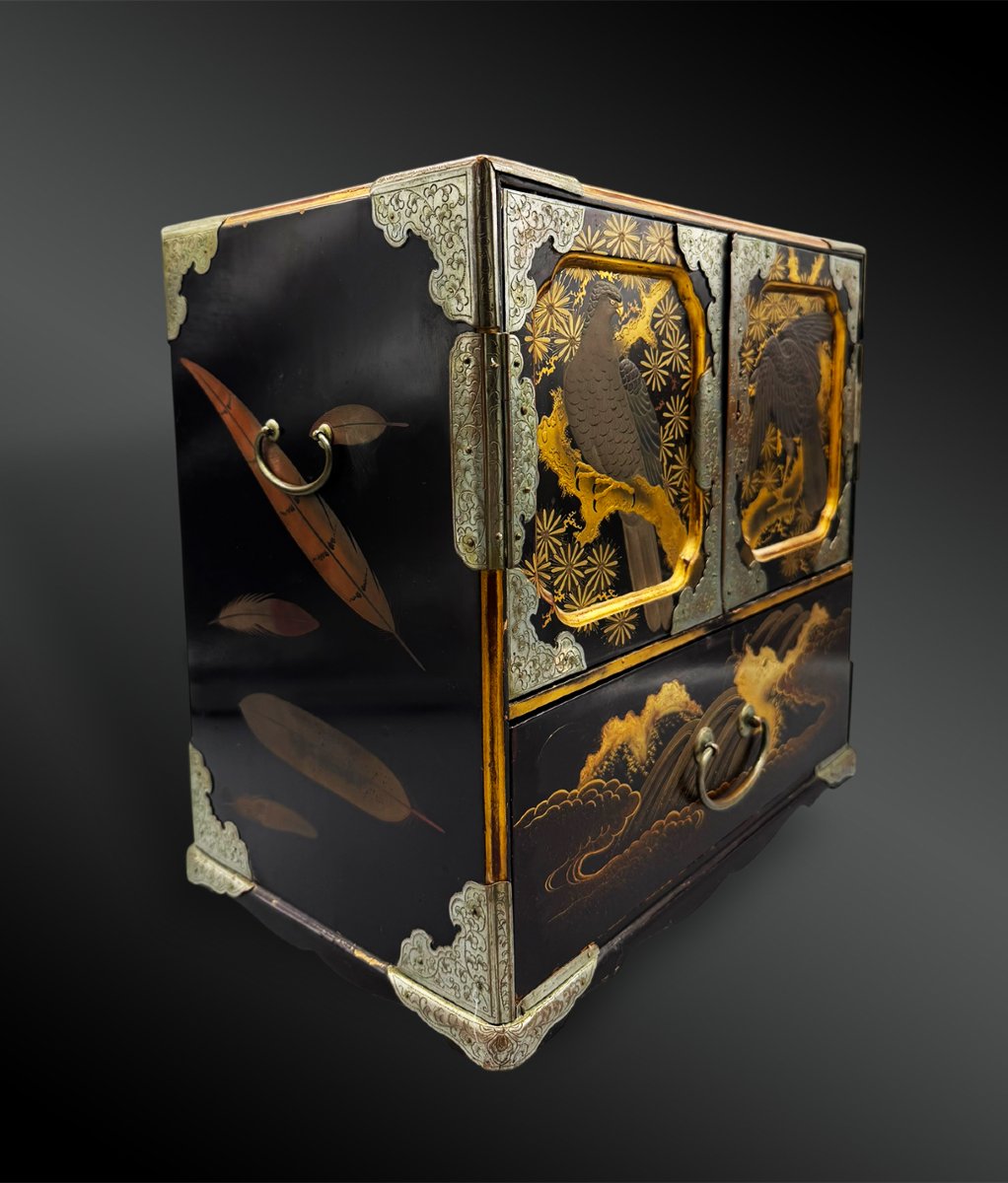 CABINET PORTATIF à ustensiles de la cérémonie du thé appelé Tabi-chadansu - Japon