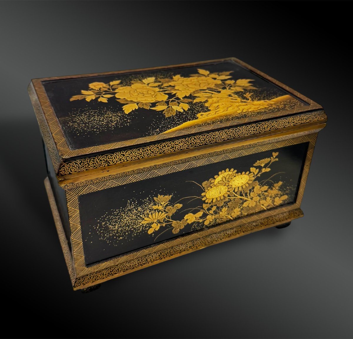 Covered Box Called Kobako - Japan