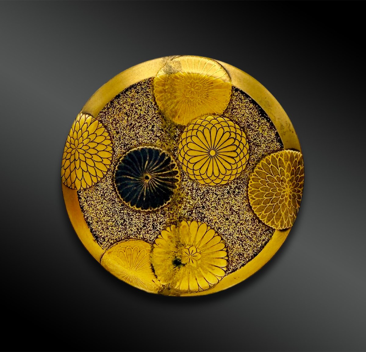 Small Round Box Called A Kōgō  - Japan-photo-3