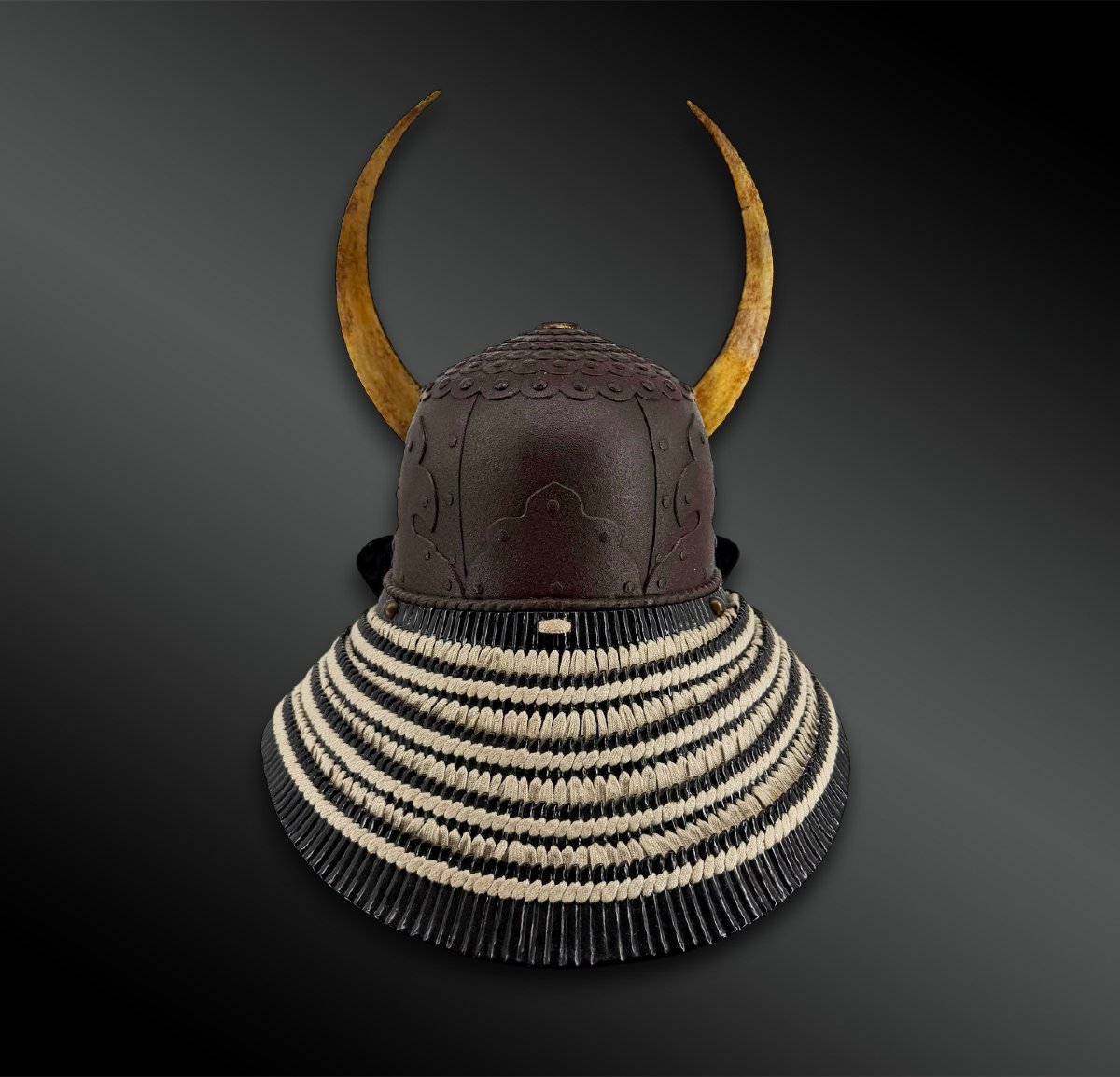 War Helmet Known As A Kabuto, Zunari Style - Japan - Edo Period (1603–1868)-photo-3