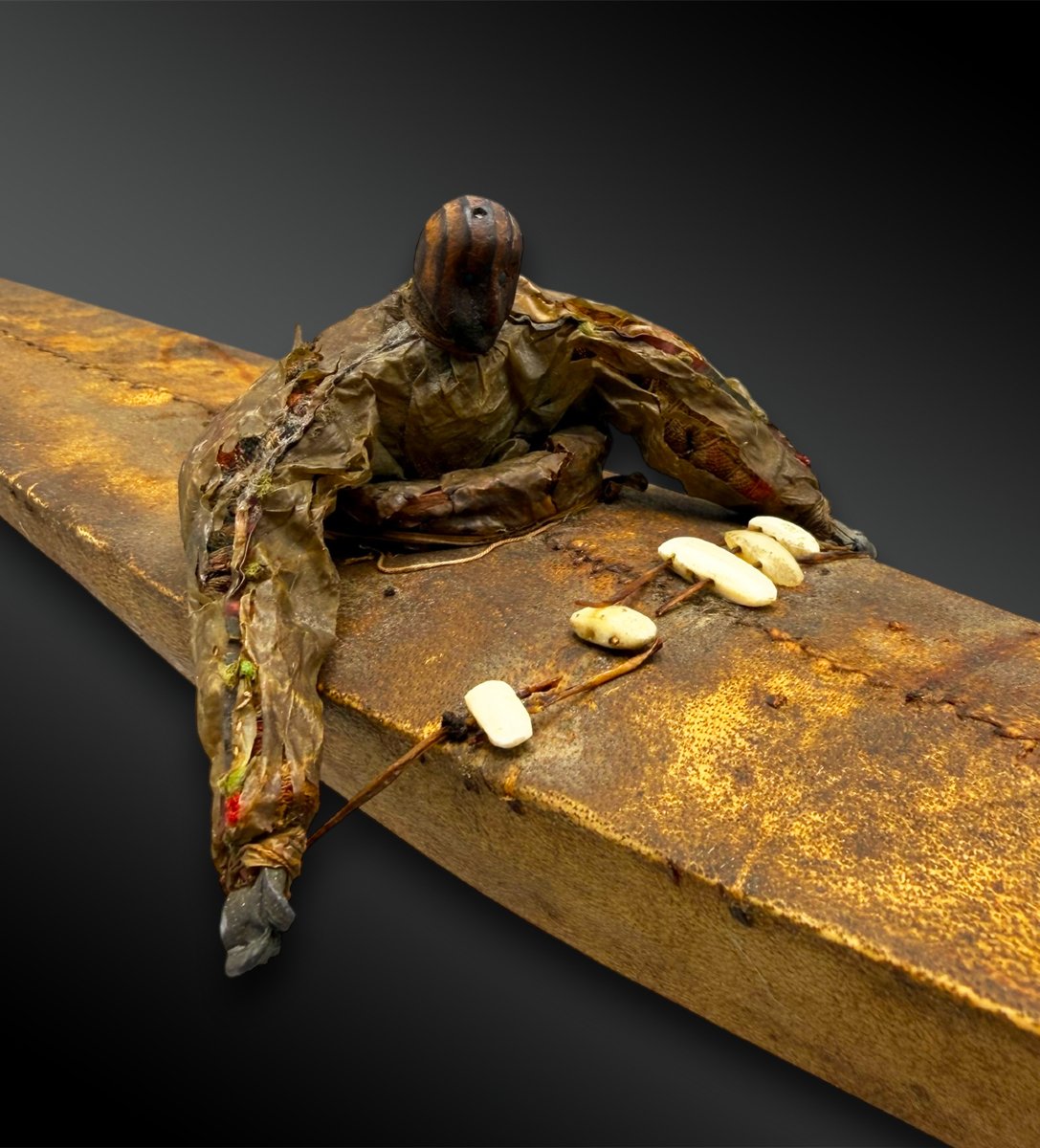 MAQUETTE ou MODÈLE réduit de KAYAK avec son NAVIGATEUR - Culture Inuit, Alaska - Vers 1880-photo-2
