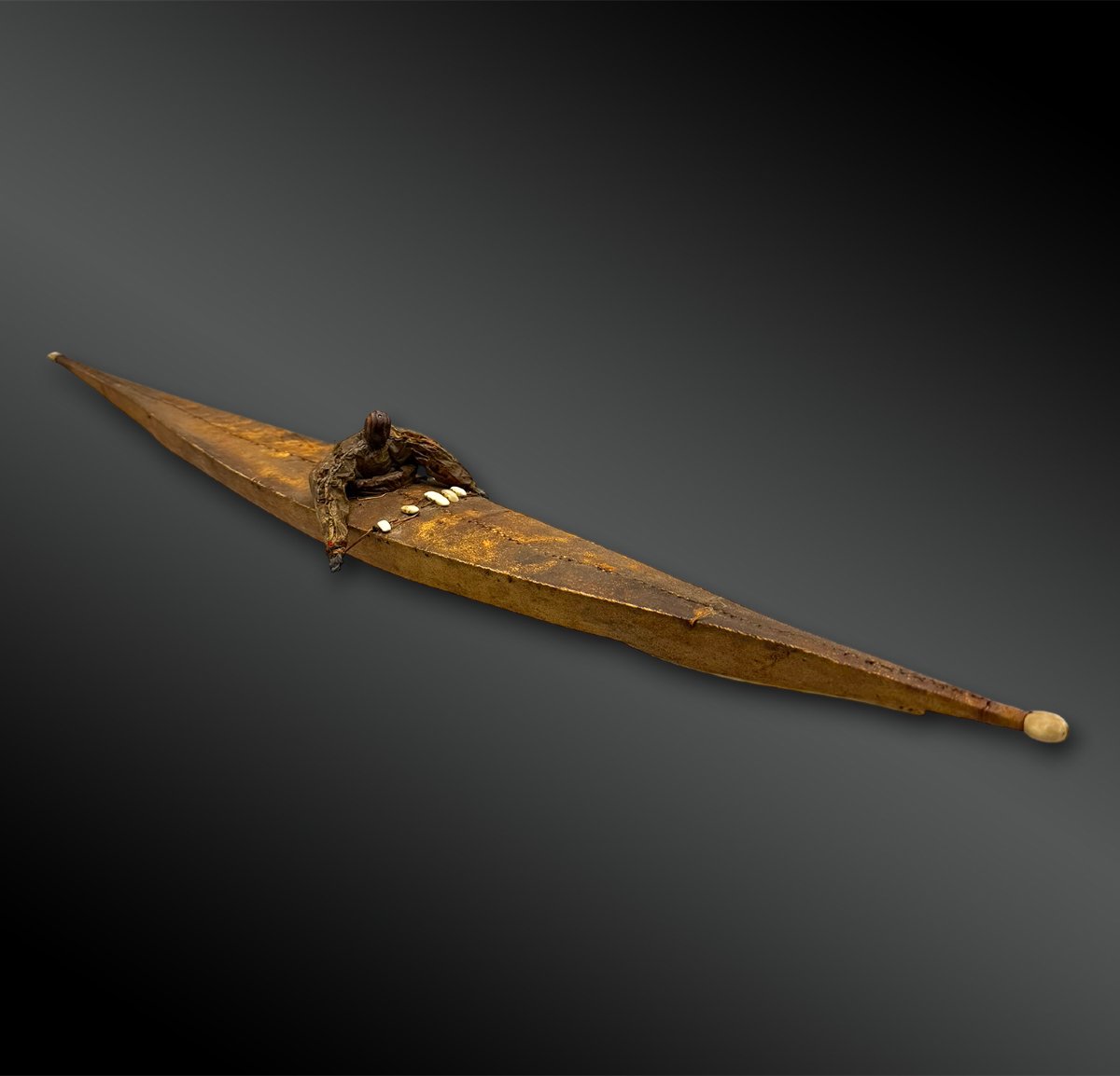 MAQUETTE ou MODÈLE réduit de KAYAK avec son NAVIGATEUR - Culture Inuit, Alaska - Vers 1880