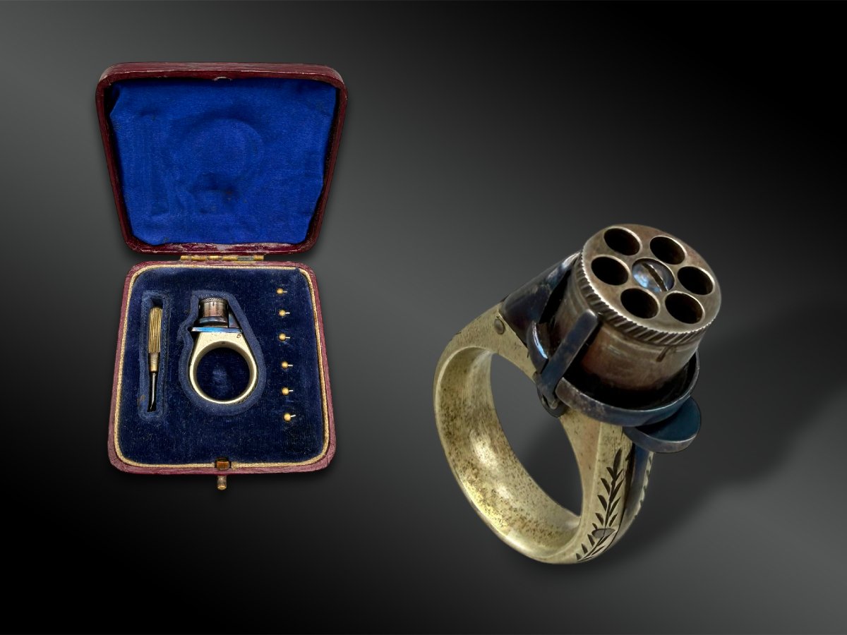 Box Containing A Revolver Ring, Called "femme Fatale" - France - 19th Century