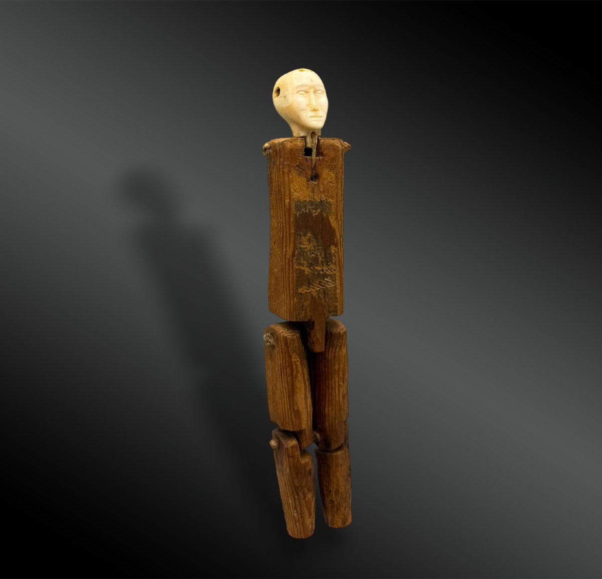 POUPÉE - Culture Inuit, Est du Groenland - Première moitié du XXème siècle 