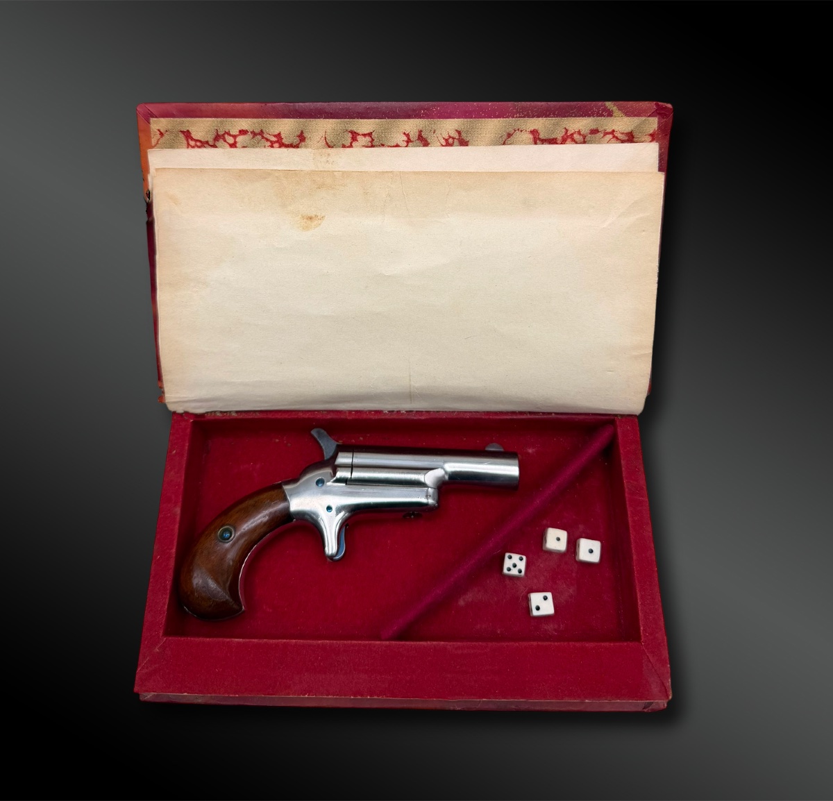 Coffret contenant un COLT Deringer N°3 - Etats-Unis - 1875-1912