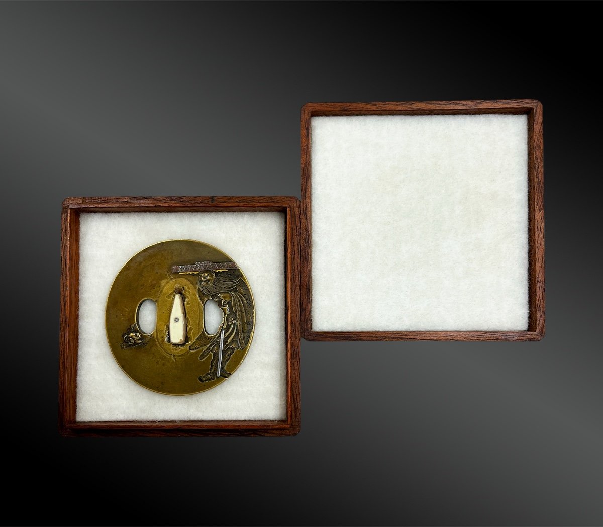 Tsuba With Old Man Japan, Edo Period (1603-1868) Sentoku, Copper, Gold, Silver-photo-4
