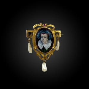  Enamel Medallion Portrait Mounted On A Brooch Circa 1900