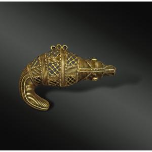 Pendant Figuring A Crocodile - Akan Culture, Ghana And Ivory Coast - 19th Century