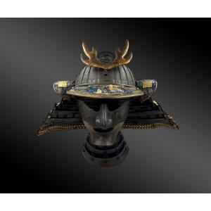 Ensemble Casque De Guerre: Kabuto Avec Mempo Et Maedaté, Japon. époque Momoyama (1573 – 1603)