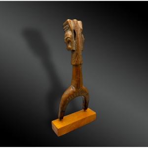 Slingshot - Baoulé Culture, Ivory Coast - First Half Of The 20th Century