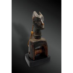 Pulley Bracket For A Weaving Loom With A Zoomorphic Figure, Senufo Culture, Burkina Faso 