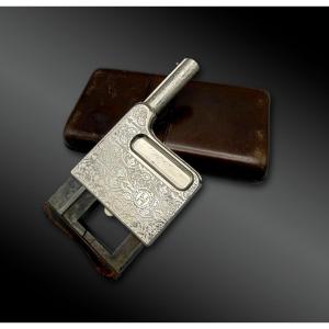 Pistolet à répétition automatique appelé « GAULOIS » N°3, avec étui cuir - France XIXème siècle