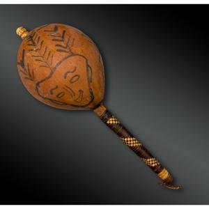 Important HOCHET - CALEBASSE de CHAMAN - Indiens Tukano, État d’Amazonas, Nord-Ouest du Brésil