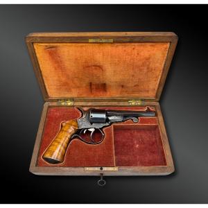COFFRET contenant un REVOLVER Javelle - Saint-Etienne, France - 1860-1880